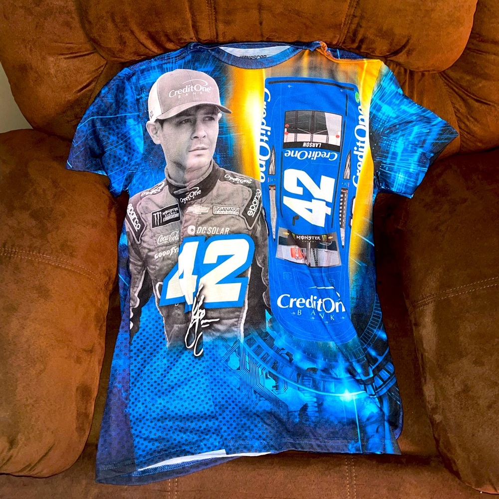 NASCAR Kyle Larson t-shirt
